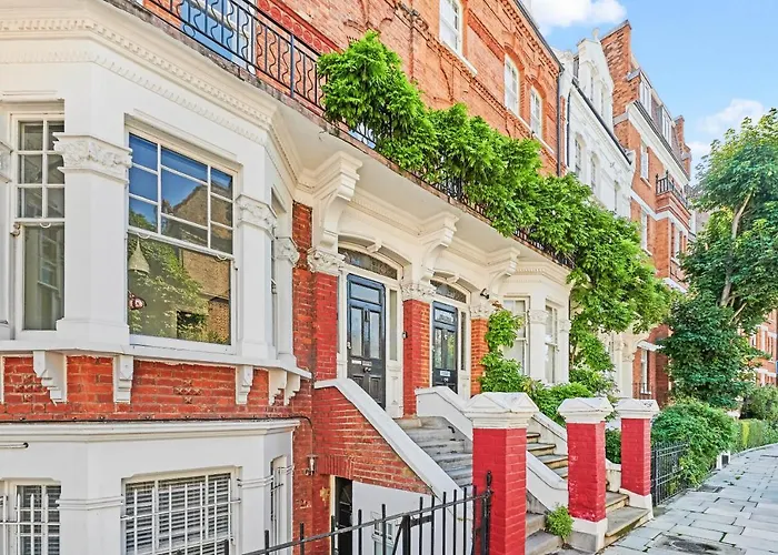 Stylish Garden Flat In Kensington Olympia